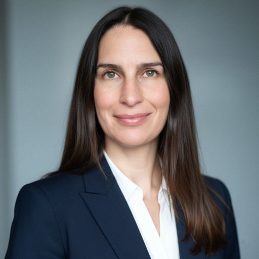 Headshot of Dr Hannah Dawe